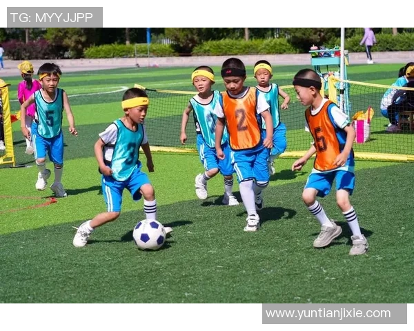 小孩心目中的足球英雄那些曾在绿茵场上闪耀的明星们