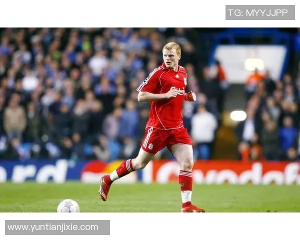 足球明星短发分头造型解析展现个性与风格的完美结合